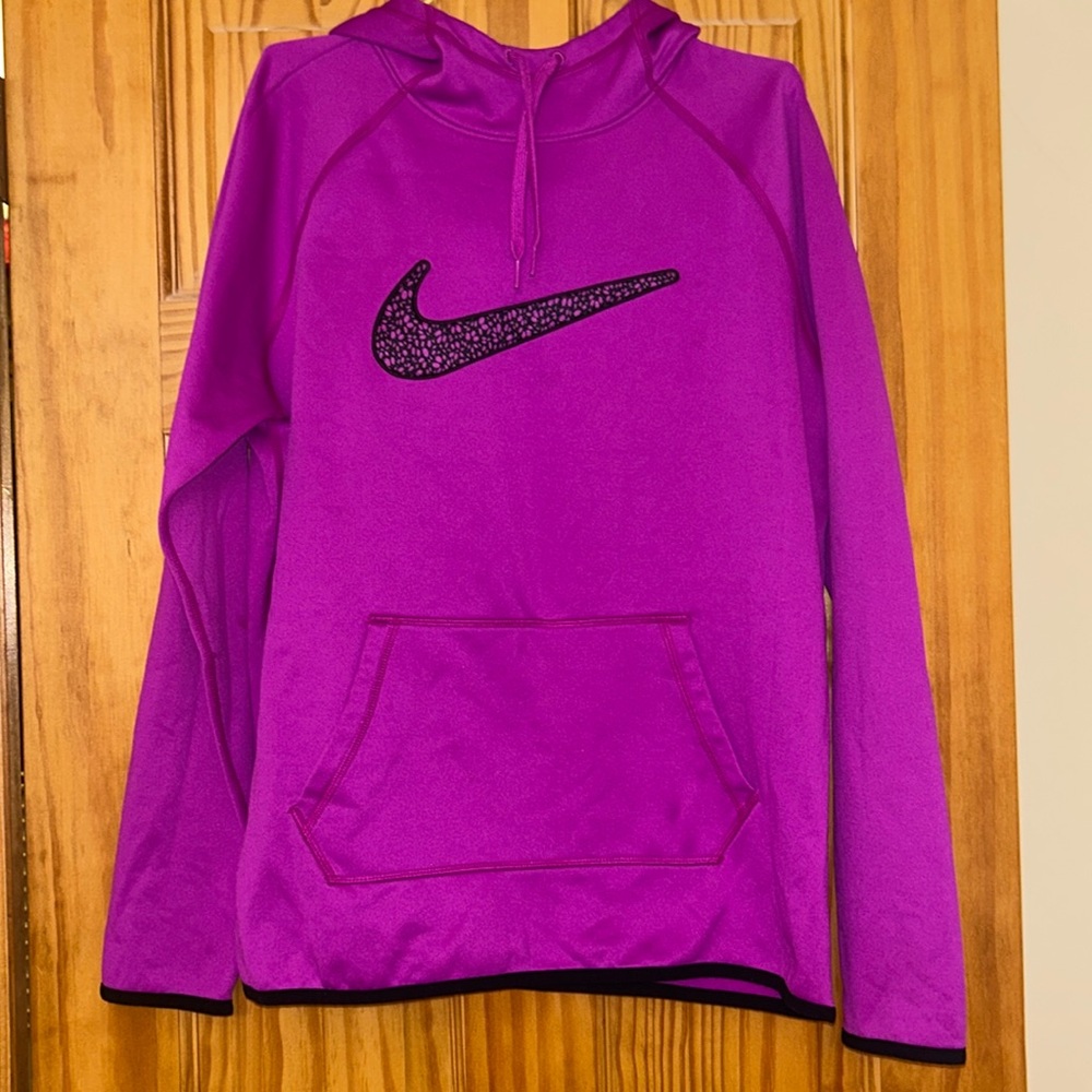 Nike size Large Therma-Fit Hoodie